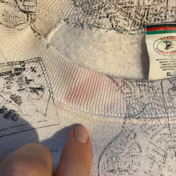 Vintage 1990s Red & White CALGARY Rodeo & Map Graphic Cowboy Sweatshirt! XL - Picture 11 of 11